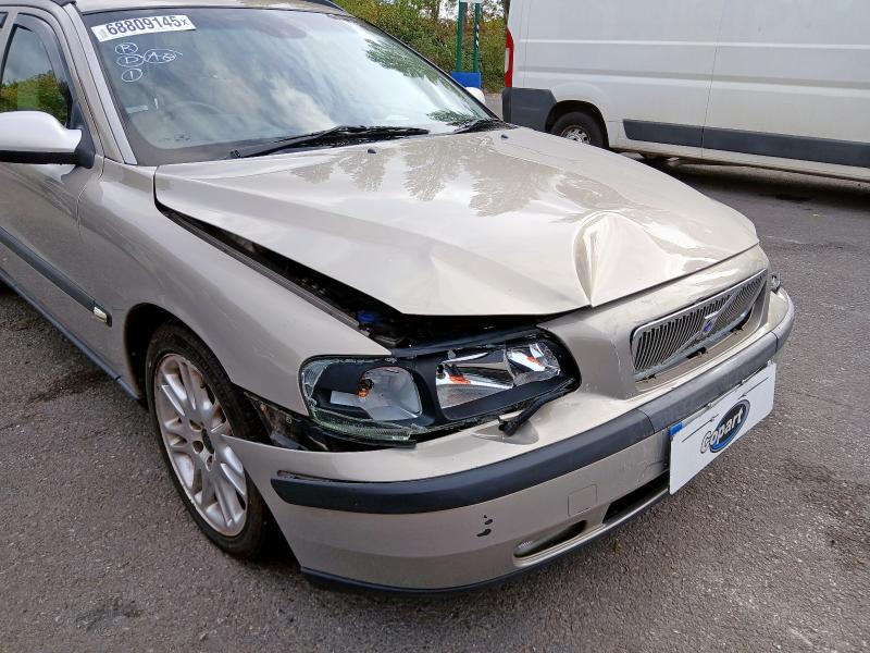 2005 VOLVO  