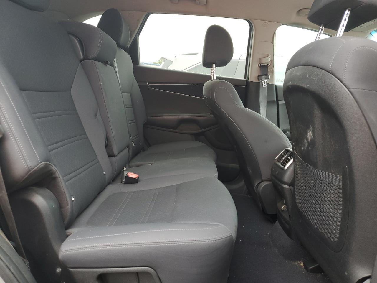 2019 Kia Sorento L VIN: 5XYPG4A30KG584066 Lot: 81545025