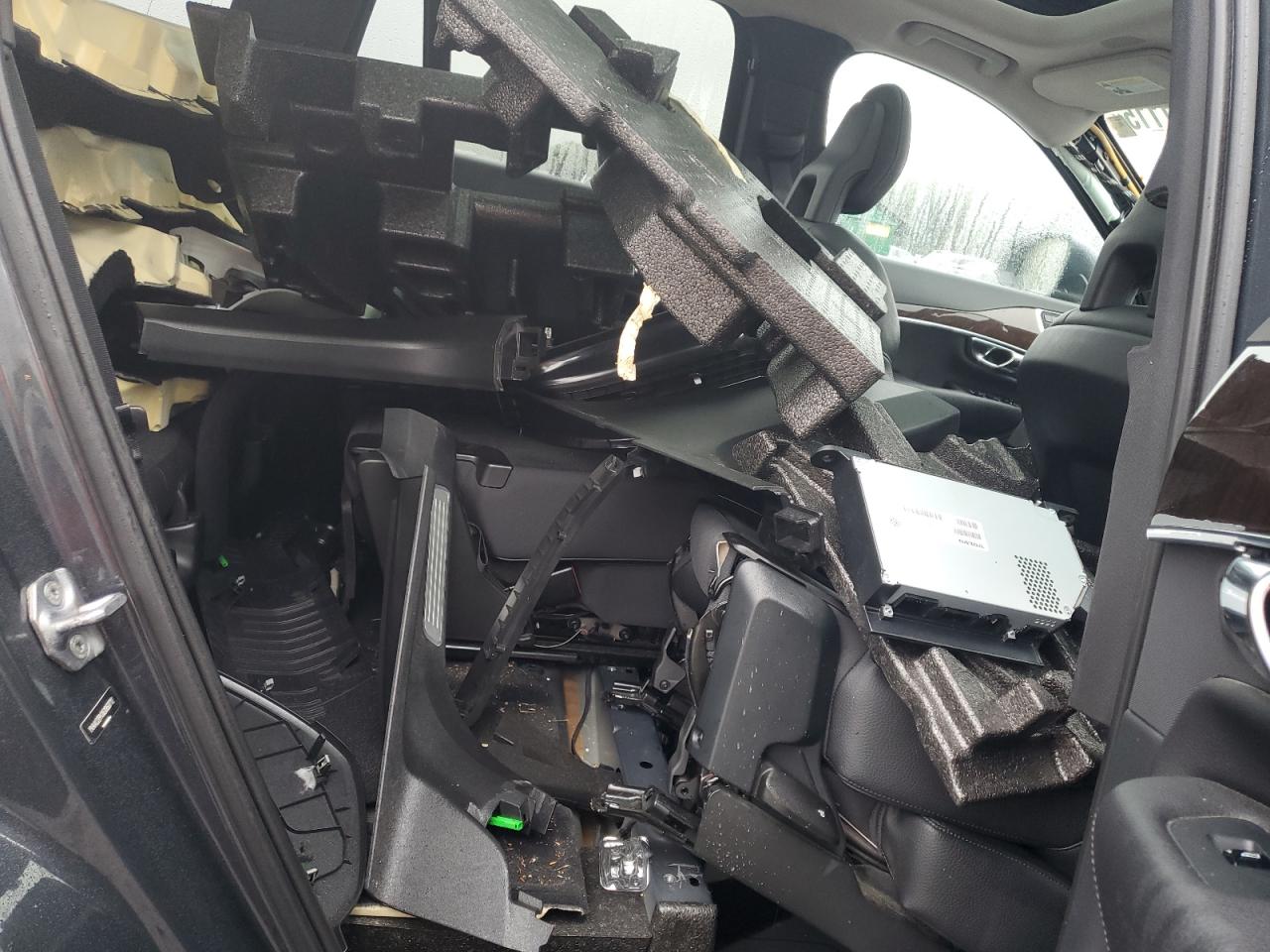 2016 Volvo Xc90 T6 VIN: YV4A22PKXG1060712 Lot: 83811115