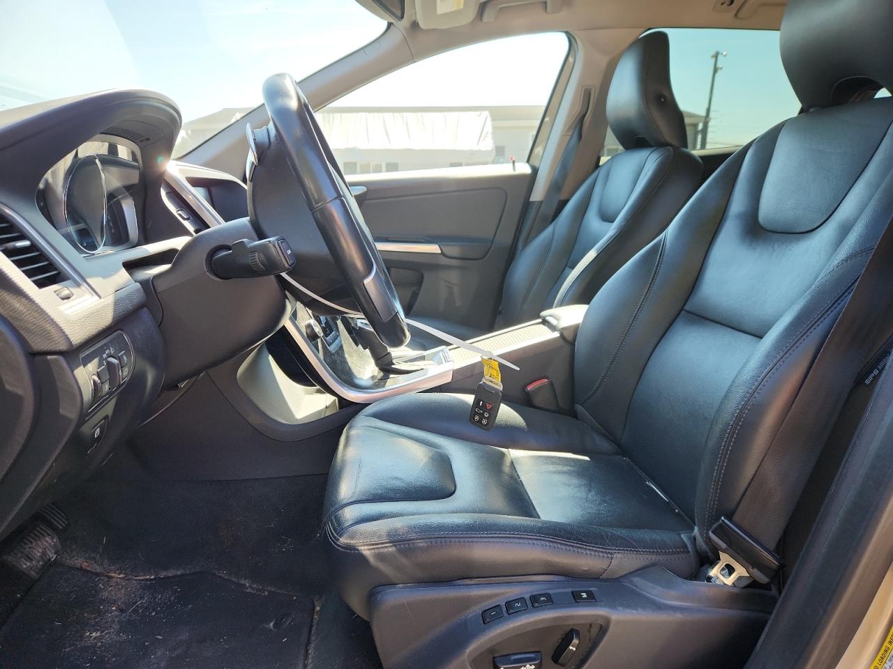 2015 Volvo Xc60 T6 Premier VIN: YV4902RBXF2623241 Lot: 71238275