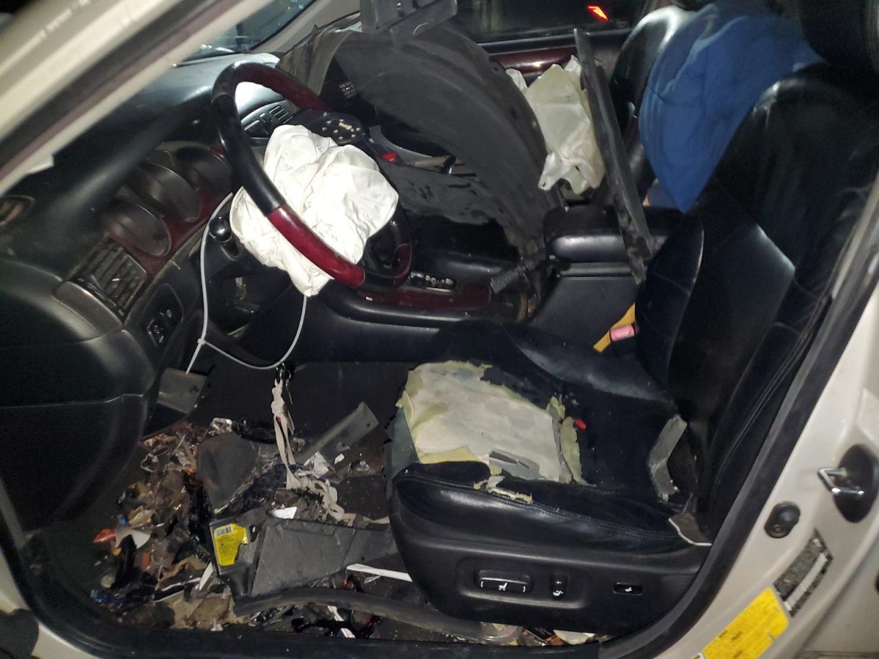 2004 Lexus Es 330 VIN: JTHBA30G440021801 Lot: 84055375