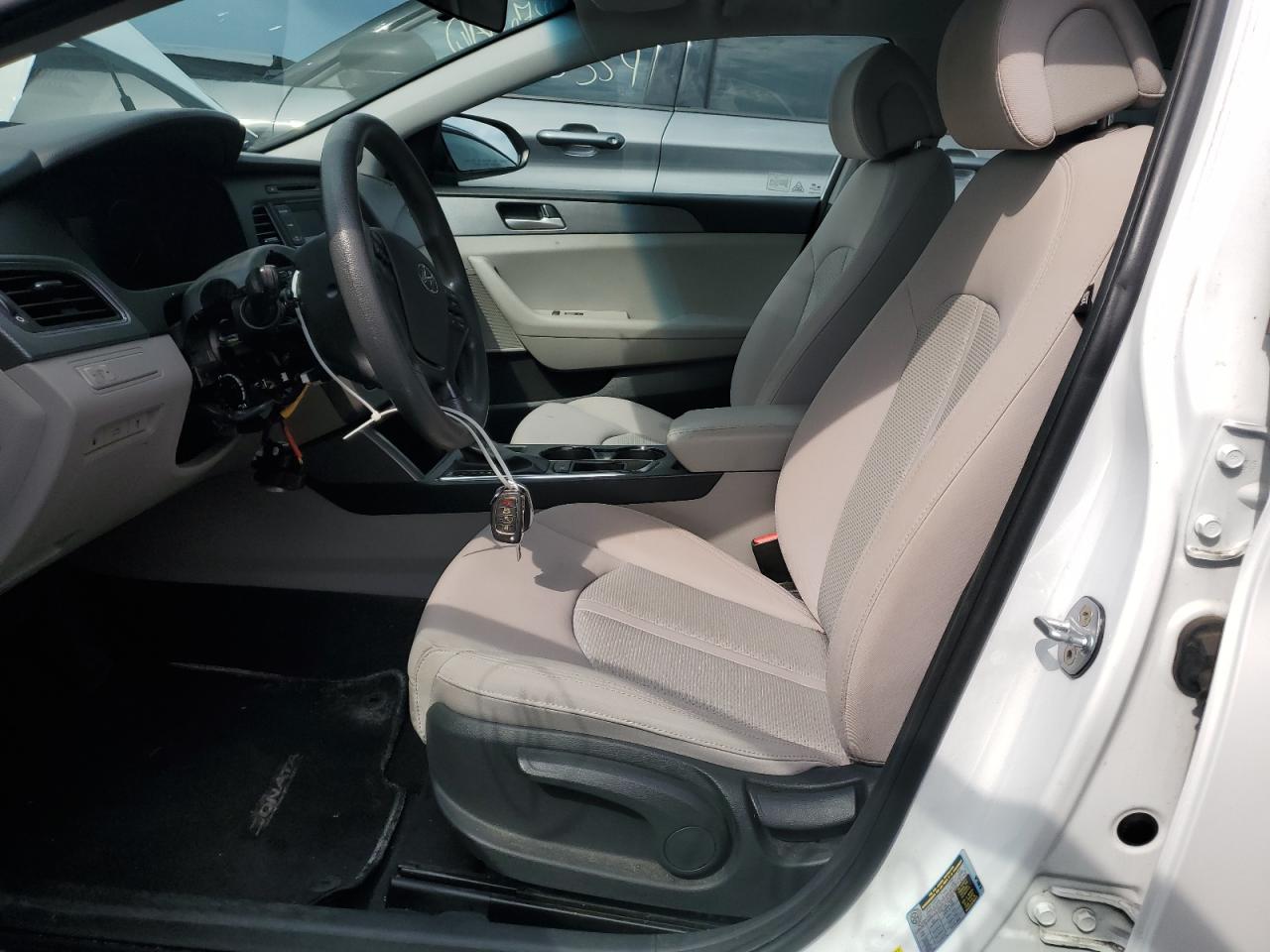 2017 Hyundai Sonata Se VIN: 5NPE24AF1HH447137 Lot: 70161425