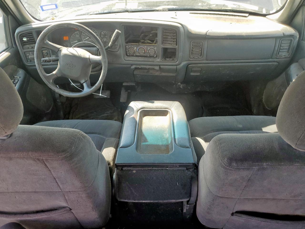 2002 Chevrolet Silverado C2500 Heavy Duty VIN: 1GCHC23G12F102695 Lot: 83798875