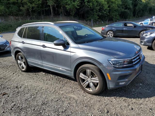  VOLKSWAGEN TIGUAN 2018 Серый