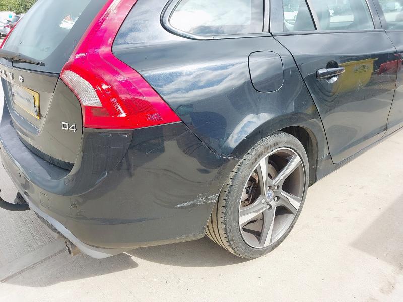 2011 VOLVO V60 R-DESIGN D3 