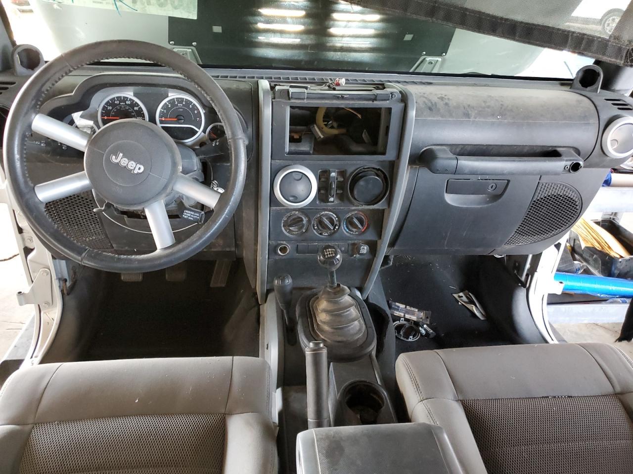 2008 Jeep Wrangler Unlimited Sahara VIN: 1J4GA59128L640526 Lot: 80779005