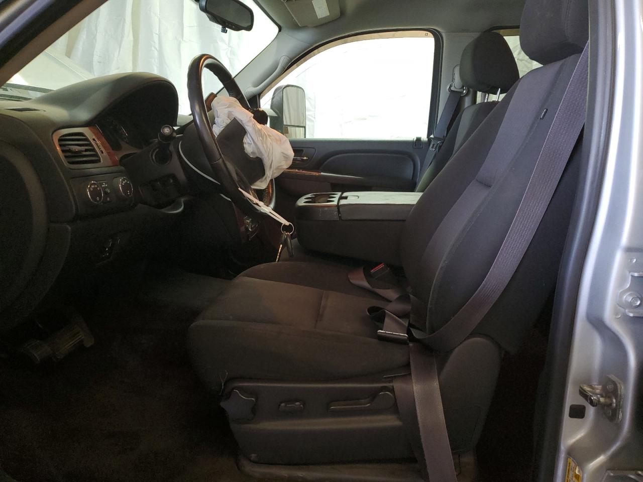 2013 Chevrolet Suburban K1500 Ls VIN: 1GNSKHE72DR266801 Lot: 71655405