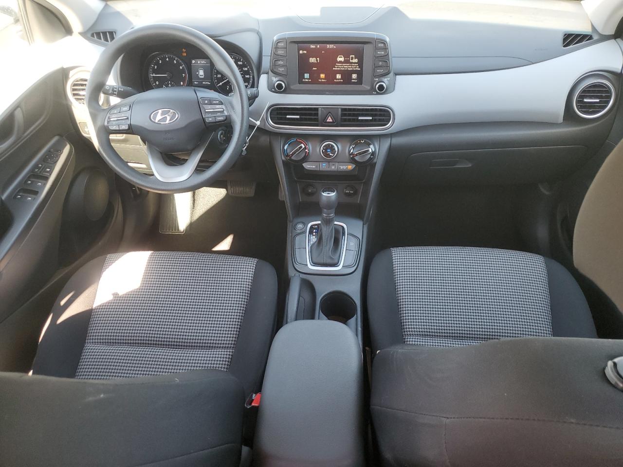 2019 Hyundai Kona Se VIN: KM8K12AA2KU208218 Lot: 72010985
