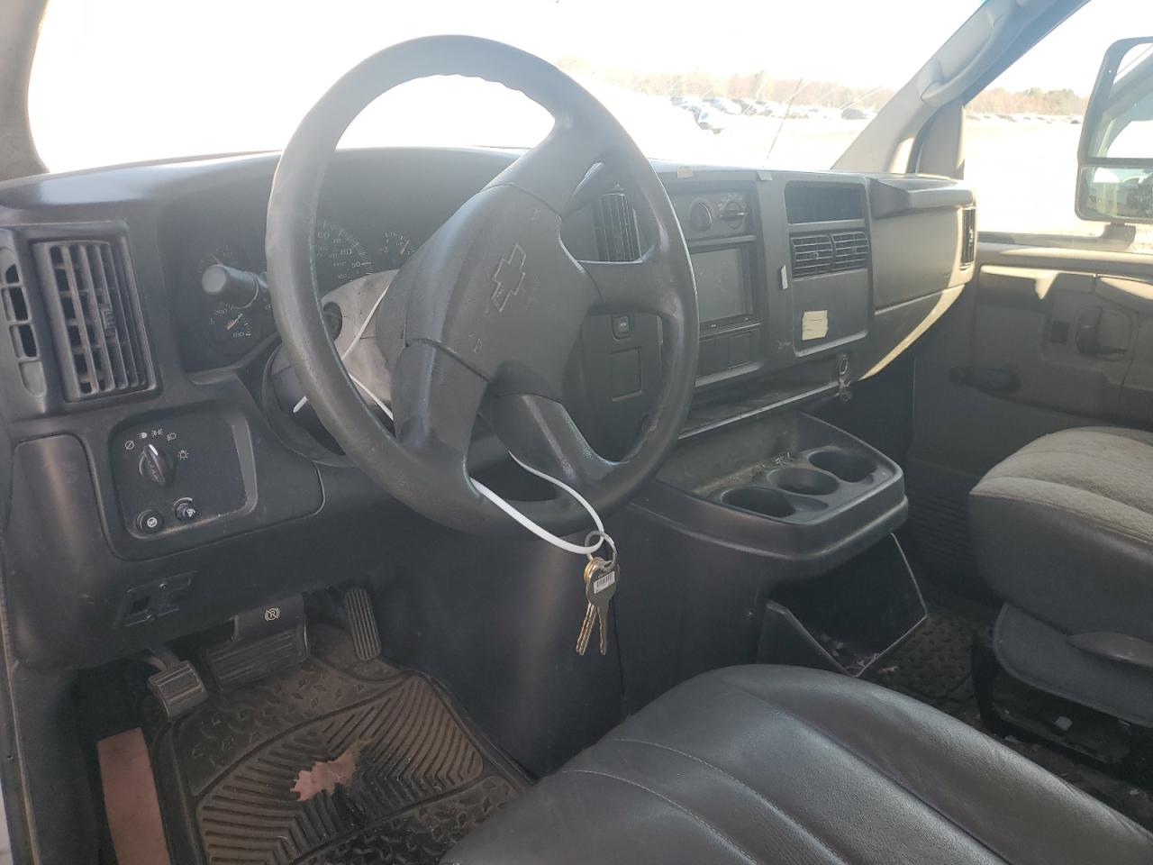 2006 Chevrolet Express G3500 VIN: 1GBJG31U561165830 Lot: 81206405