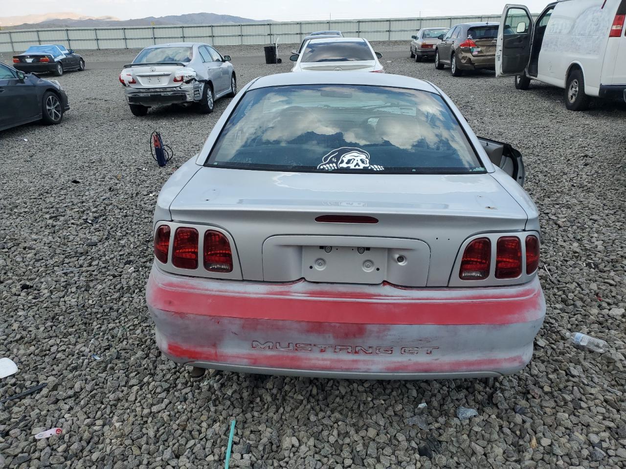 1998 Ford Mustang VIN: 1FAFP404XWF131609 Lot: 71038265