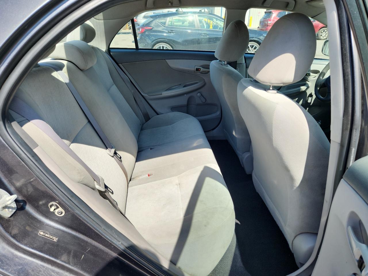 2010 Toyota Corolla Base VIN: 2T1BU4EE5AC235512 Lot: 71193335