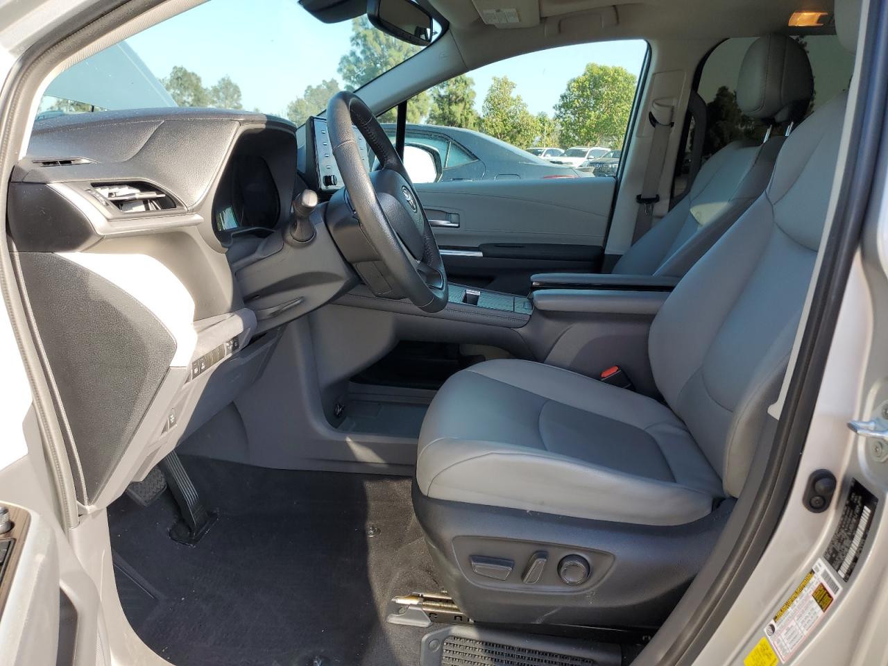 2022 Toyota Sienna Xle VIN: 5TDJRKEC9NS136270 Lot: 81960295