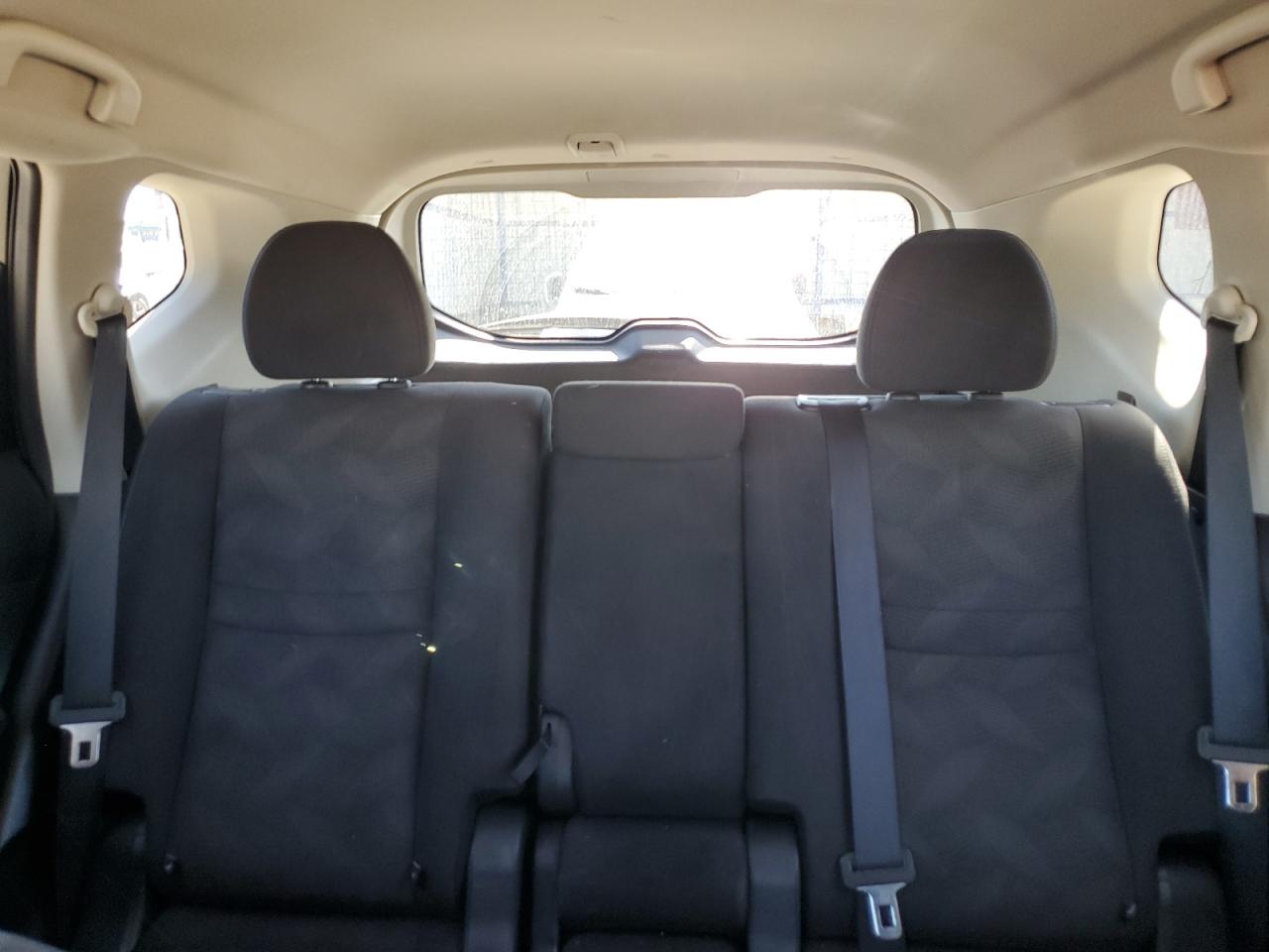 2016 Nissan Rogue S VIN: KNMAT2MV8GP608976 Lot: 80916565