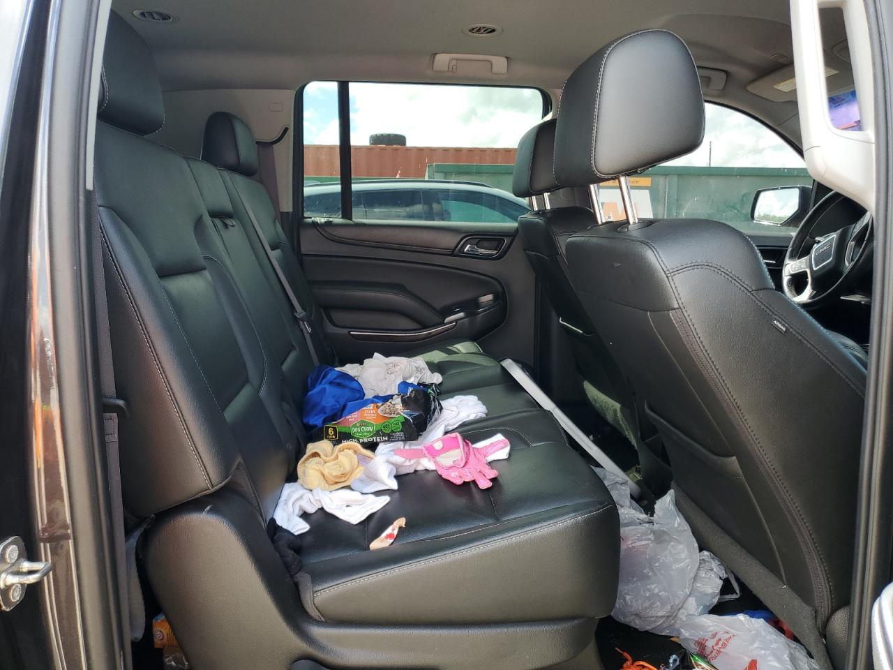 2017 GMC Yukon Xl K1500 Slt VIN: 1GKS2GKC4HR196068 Lot: 82099065