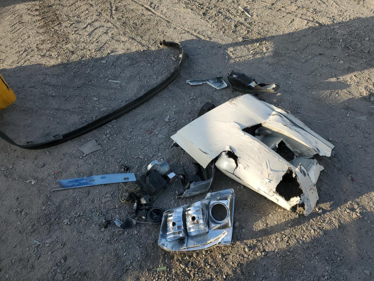 2010 Cadillac Escalade Premium VIN: 1GYUKCEF1AR265978 Lot: 84265465