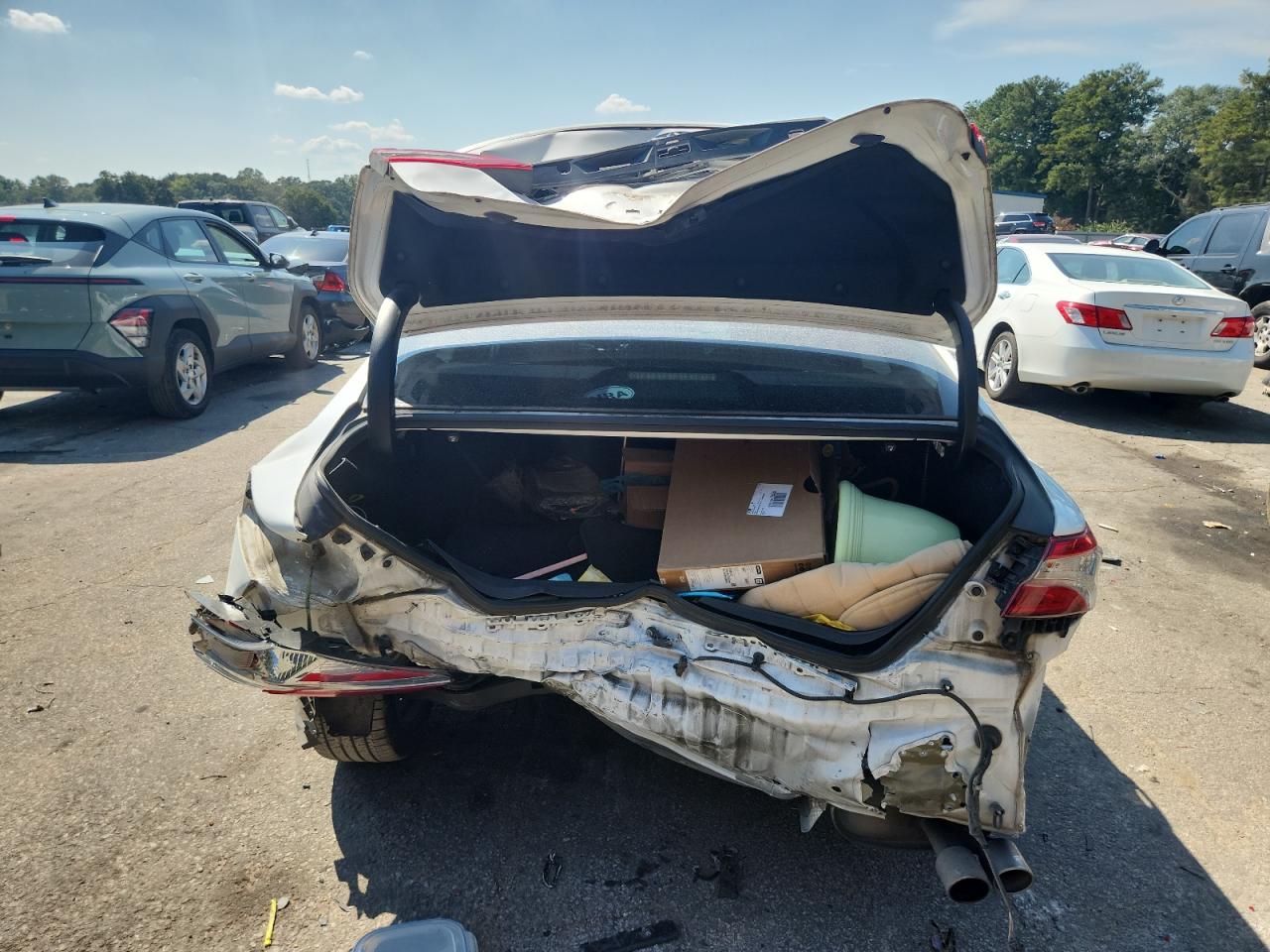 2018 Toyota Camry L VIN: 4T1B11HK9JU157923 Lot: 71682035