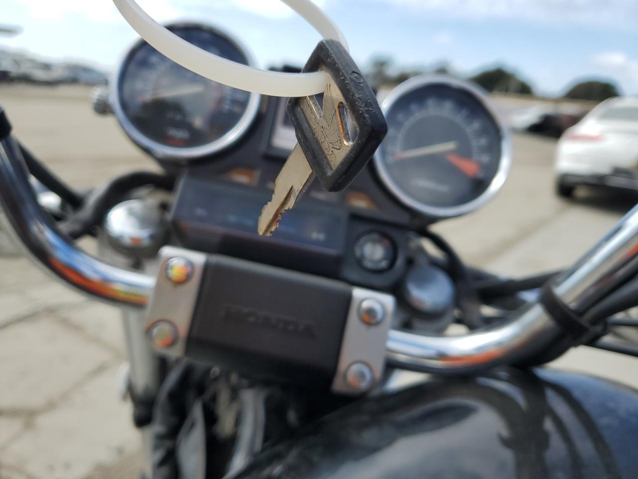 1985 Honda Vf700 C VIN: JH2RC2115FM100072 Lot: 71642715