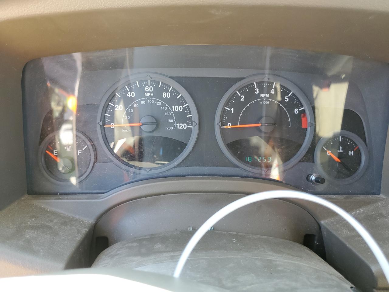 2007 Jeep Compass VIN: 1J8FT47W27D315204 Lot: 80205875