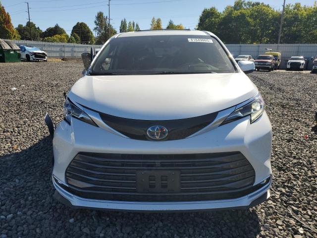  TOYOTA SIENNA 2022 Белы