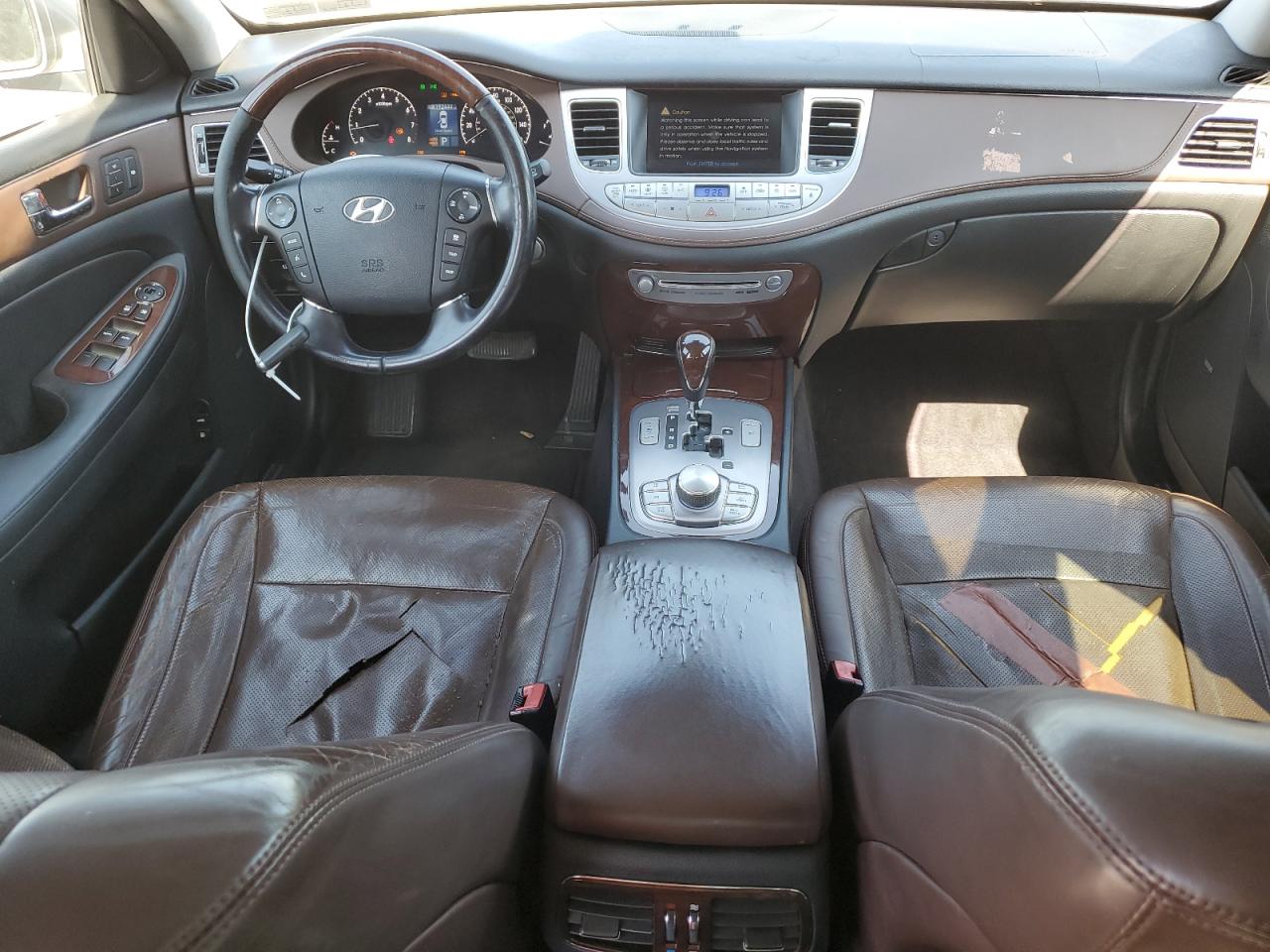 2011 Hyundai Genesis 4.6L VIN: KMHGC4DF4BU120385 Lot: 71610195