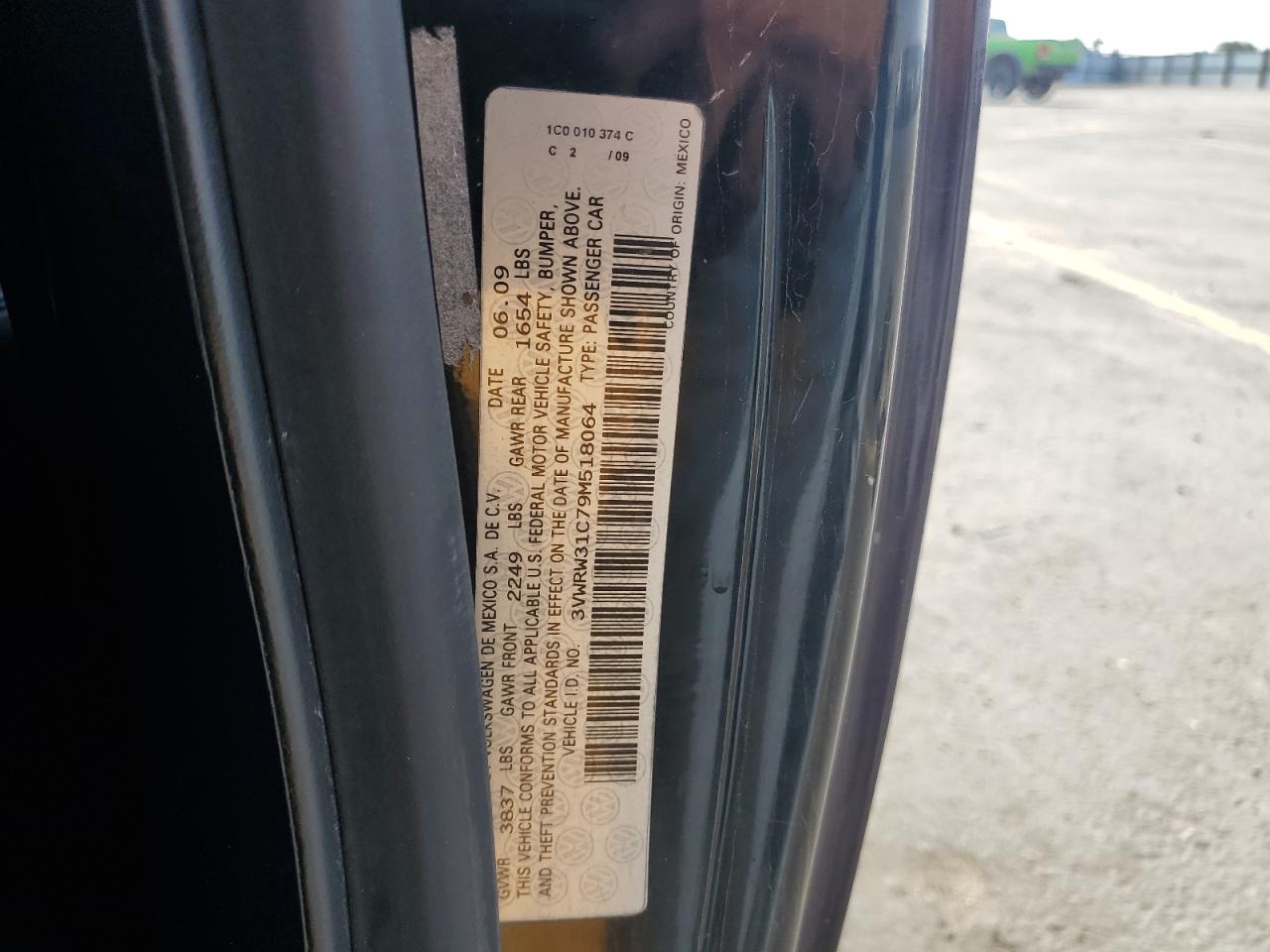 2009 Volkswagen New Beetle S VIN: 3VWRW31C79M518064 Lot: 70953485