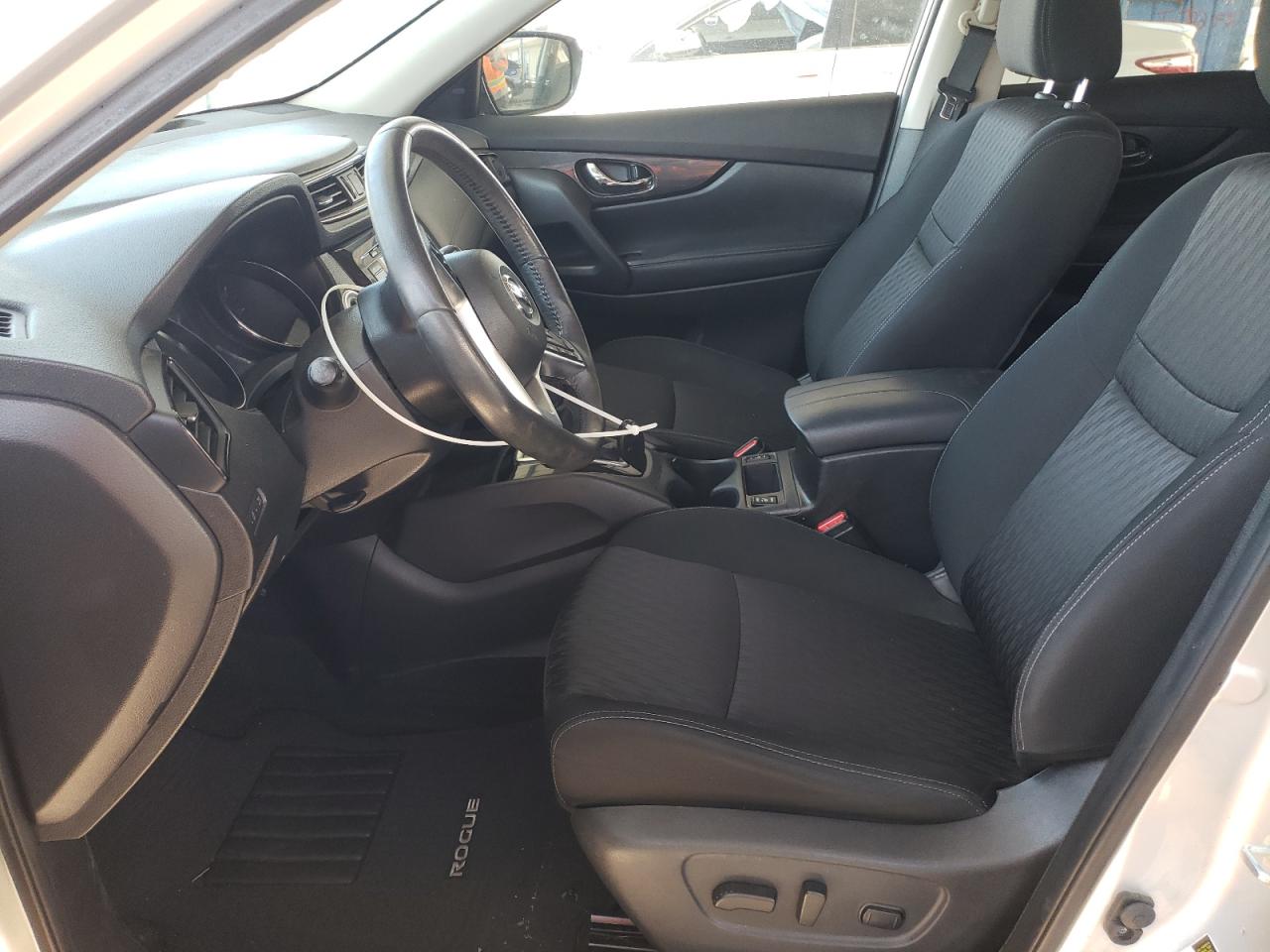 2018 Nissan Rogue S VIN: KNMAT2MTXJP605289 Lot: 71731215