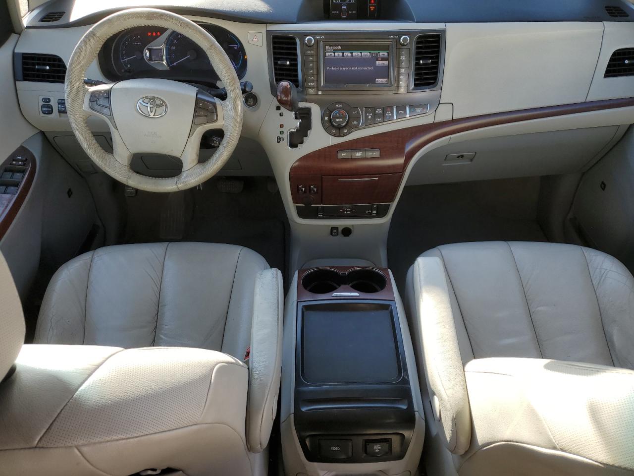 2011 Toyota Sienna Xle VIN: 5TDYK3DC5BS037872 Lot: 81251495