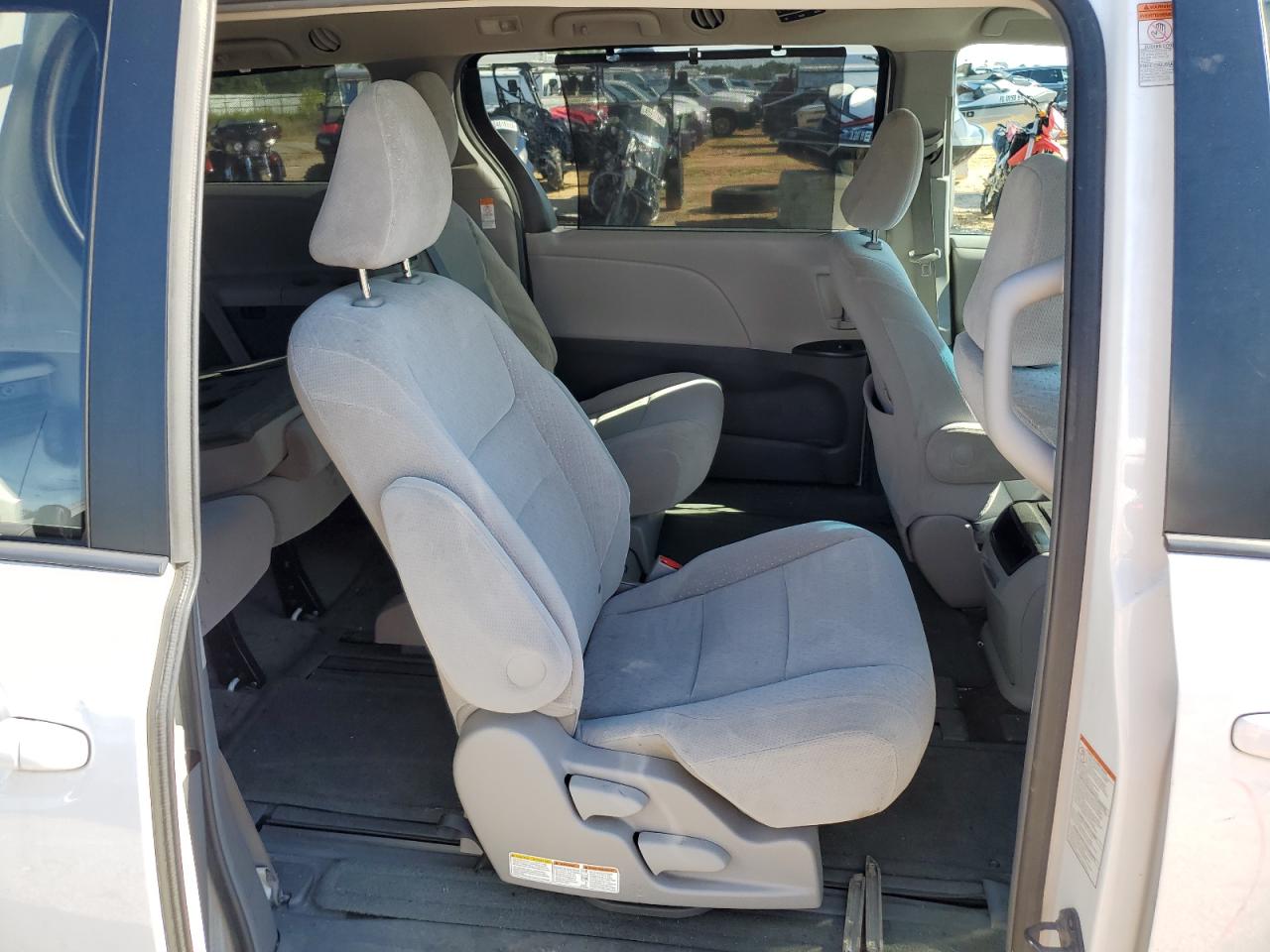 2015 Toyota Sienna Le VIN: 5TDKK3DC1FS570779 Lot: 70594095