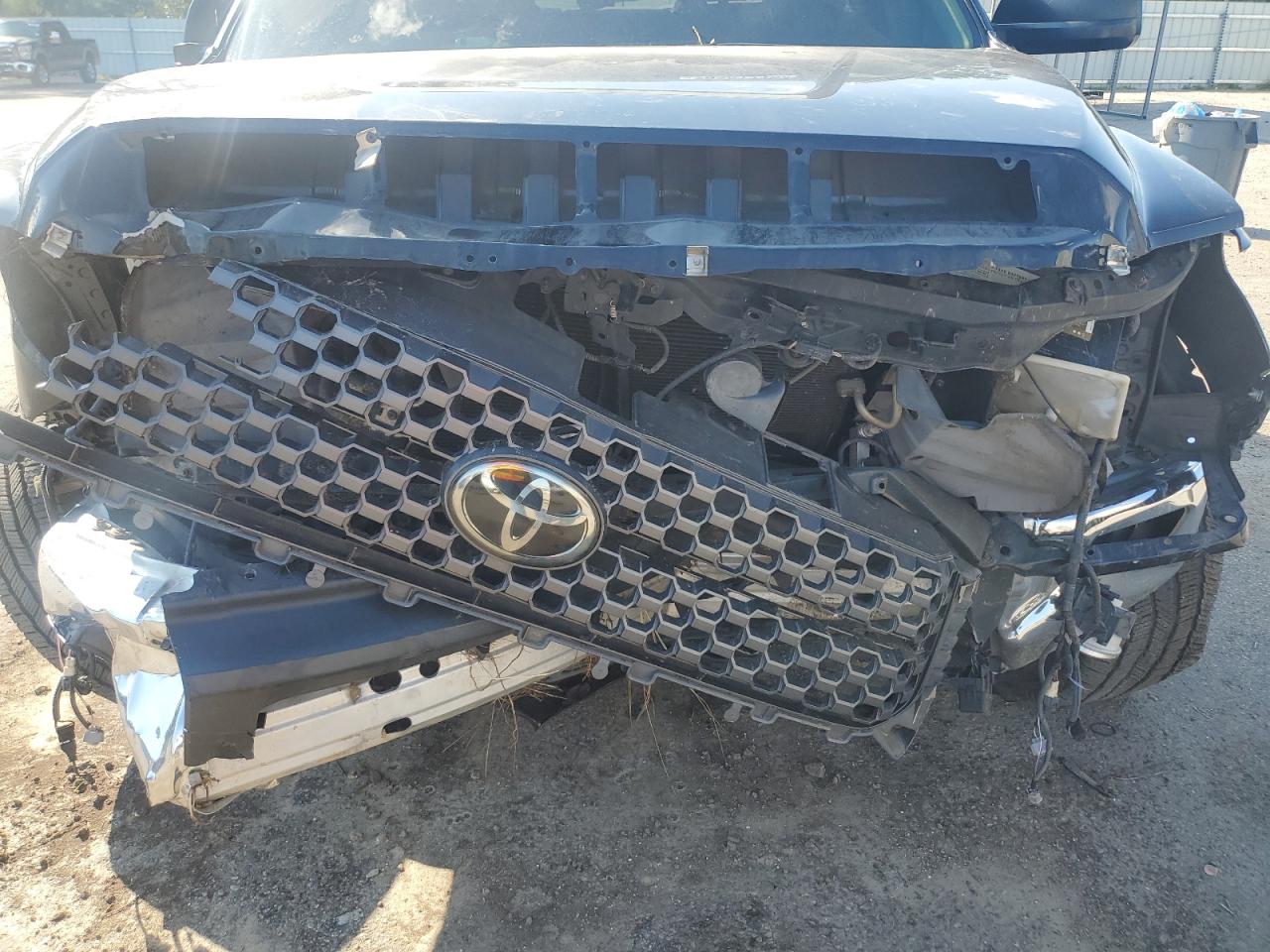 2018 Toyota Tundra Crewmax Sr5 VIN: 5TFEY5F18JX231961 Lot: 70451115