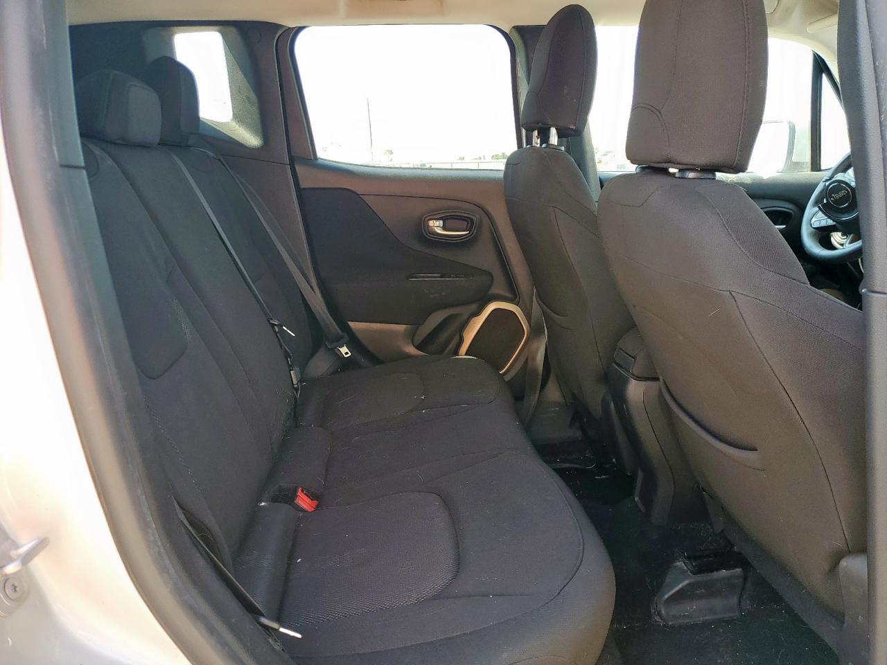 2015 Jeep Renegade Latitude VIN: ZACCJABT0FPB72113 Lot: 80353835