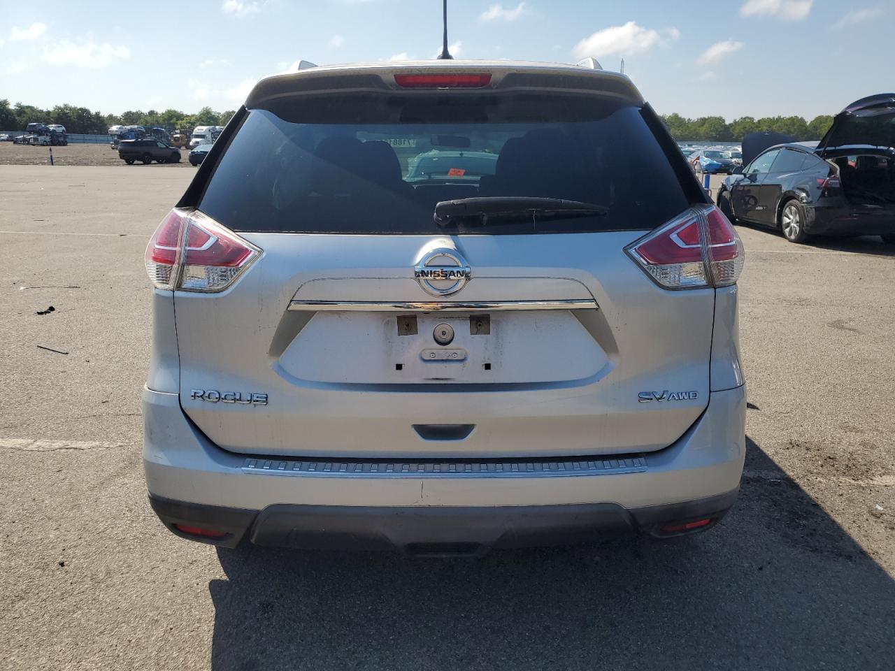 2015 Nissan Rogue S VIN: KNMAT2MV8FP546655 Lot: 71881565