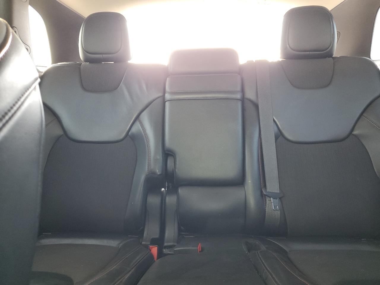 2015 Jeep Cherokee Trailhawk VIN: 1C4PJMBSXFW779382 Lot: 70687755