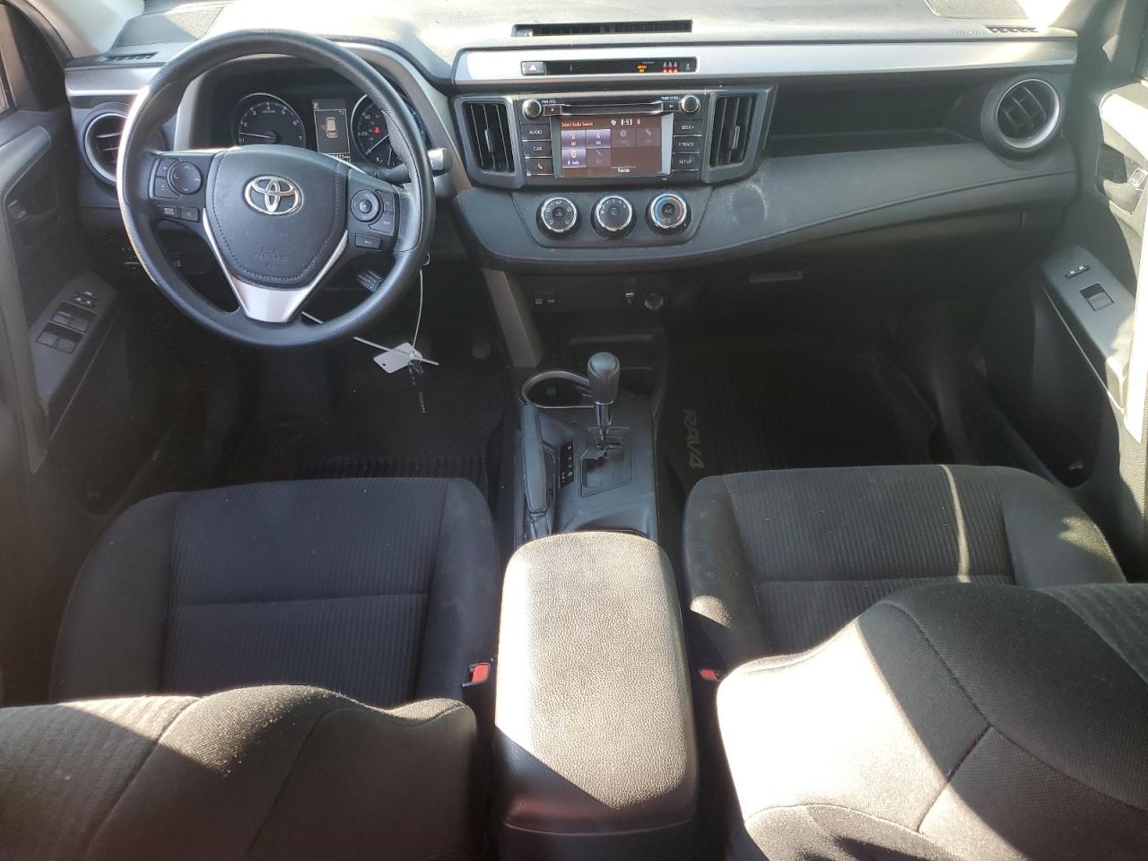 2018 Toyota Rav4 Le VIN: 2T3ZFREV3JW432223 Lot: 82127495