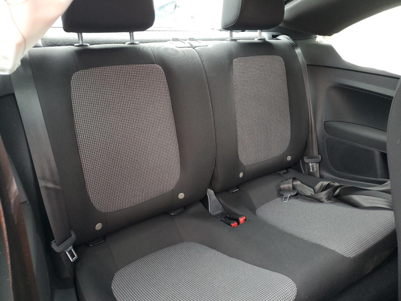 2019 Volkswagen Beetle S VIN: 3VWFD7AT5KM709097 Lot: 71780565