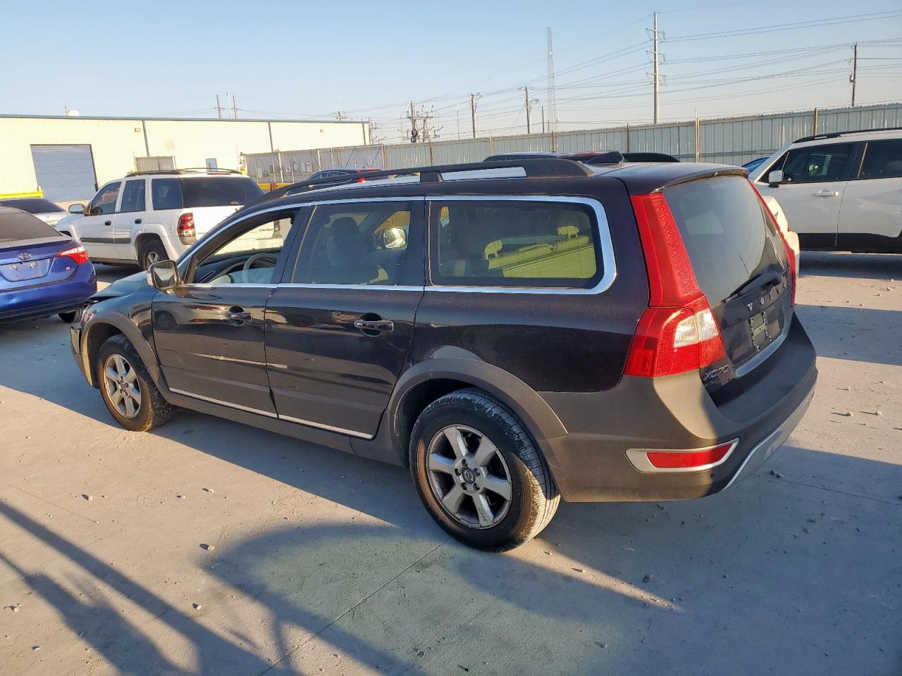 YV4952BL4B1113777 VOLVO XC70 2011 BLACK Photo 2