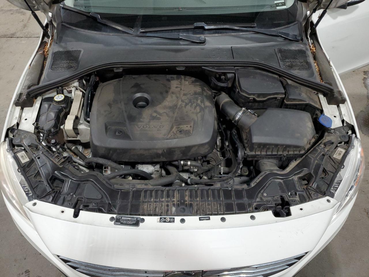 2016 Volvo S60 Premier VIN: YV126MFK6G2393227 Lot: 84701005