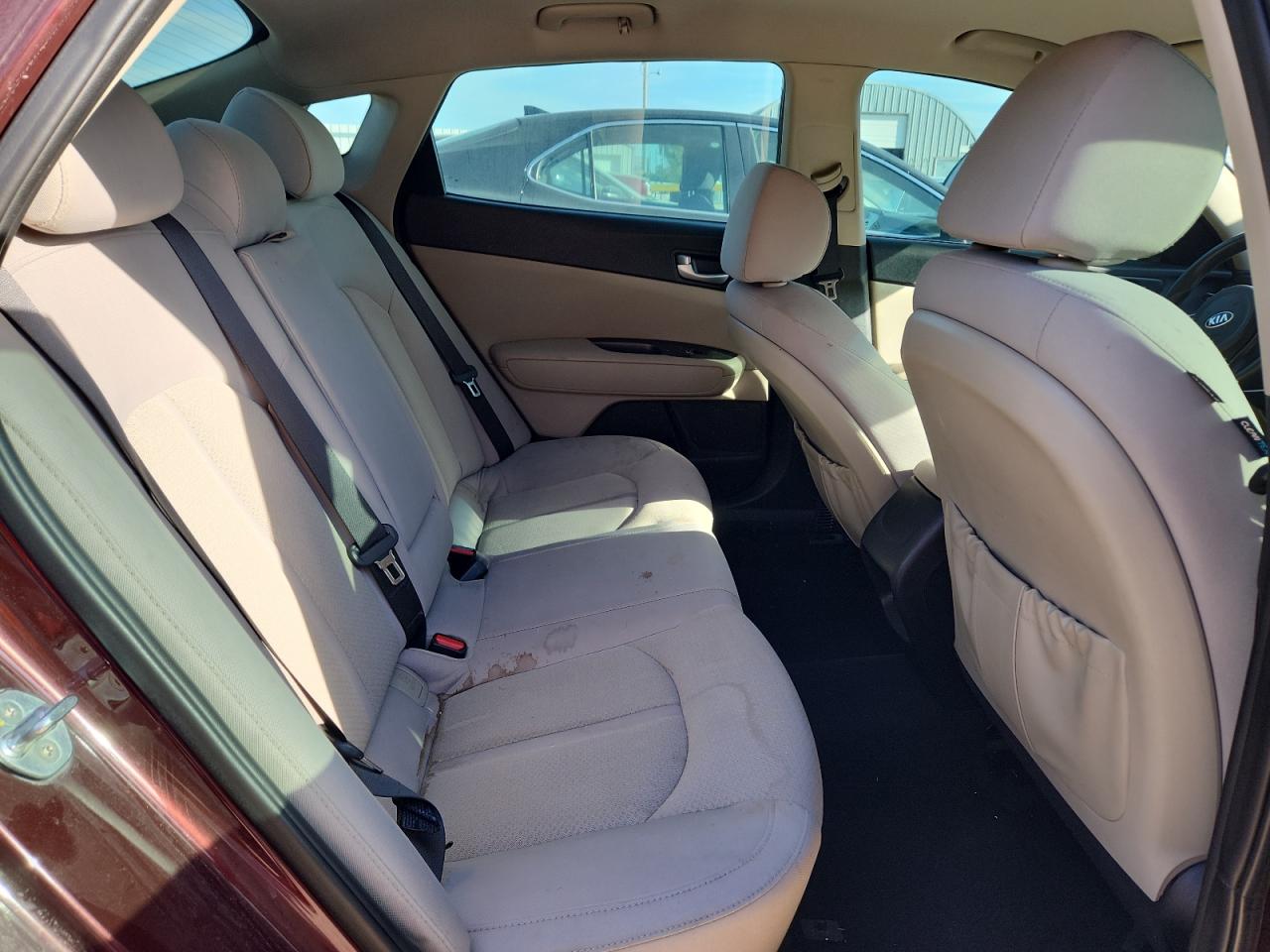 2017 Kia Optima Lx VIN: 5XXGT4L37HG130564 Lot: 84042475