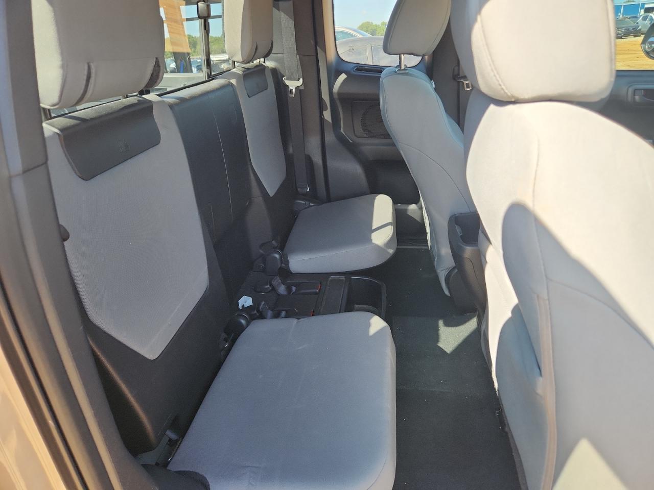 2017 Toyota Tacoma Access Cab VIN: 5TFSZ5ANXHX082683 Lot: 81510335