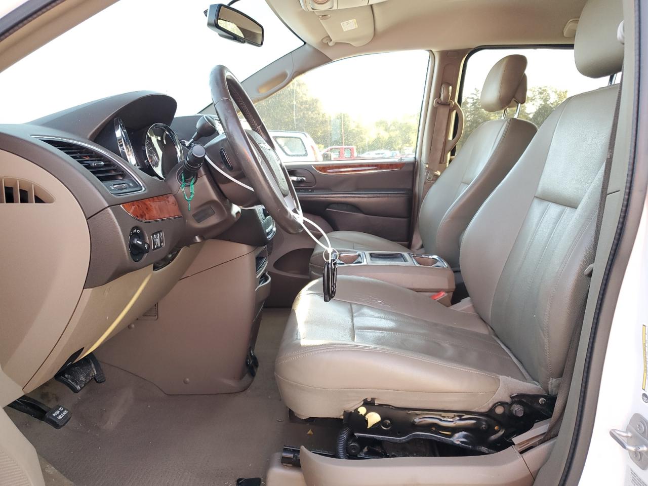 2015 Chrysler Town & Country Touring VIN: 2C4RC1BG7FR754297 Lot: 84435215