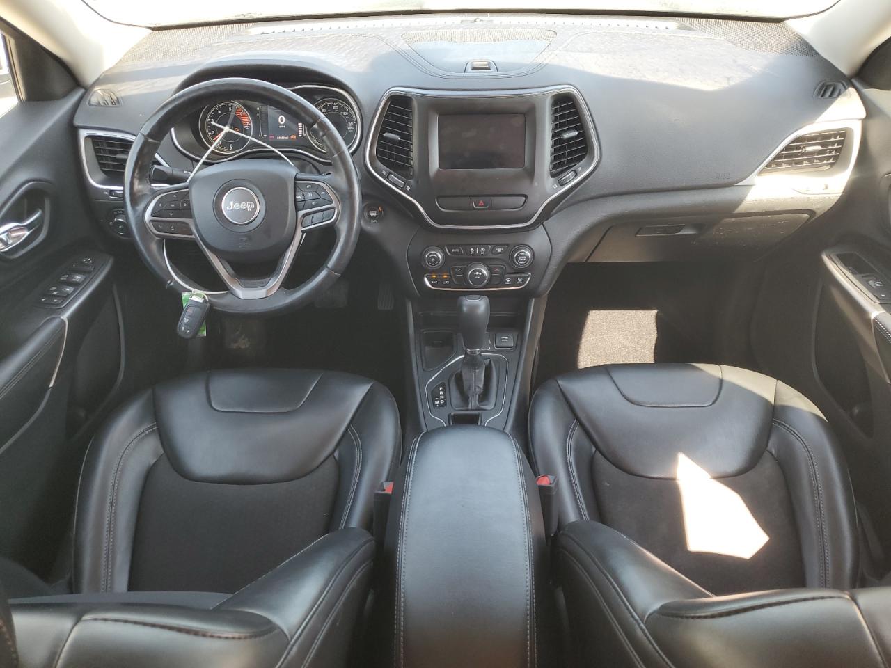 2019 Jeep Cherokee Latitude Plus VIN: 1C4PJLLN3KD100576 Lot: 81036585