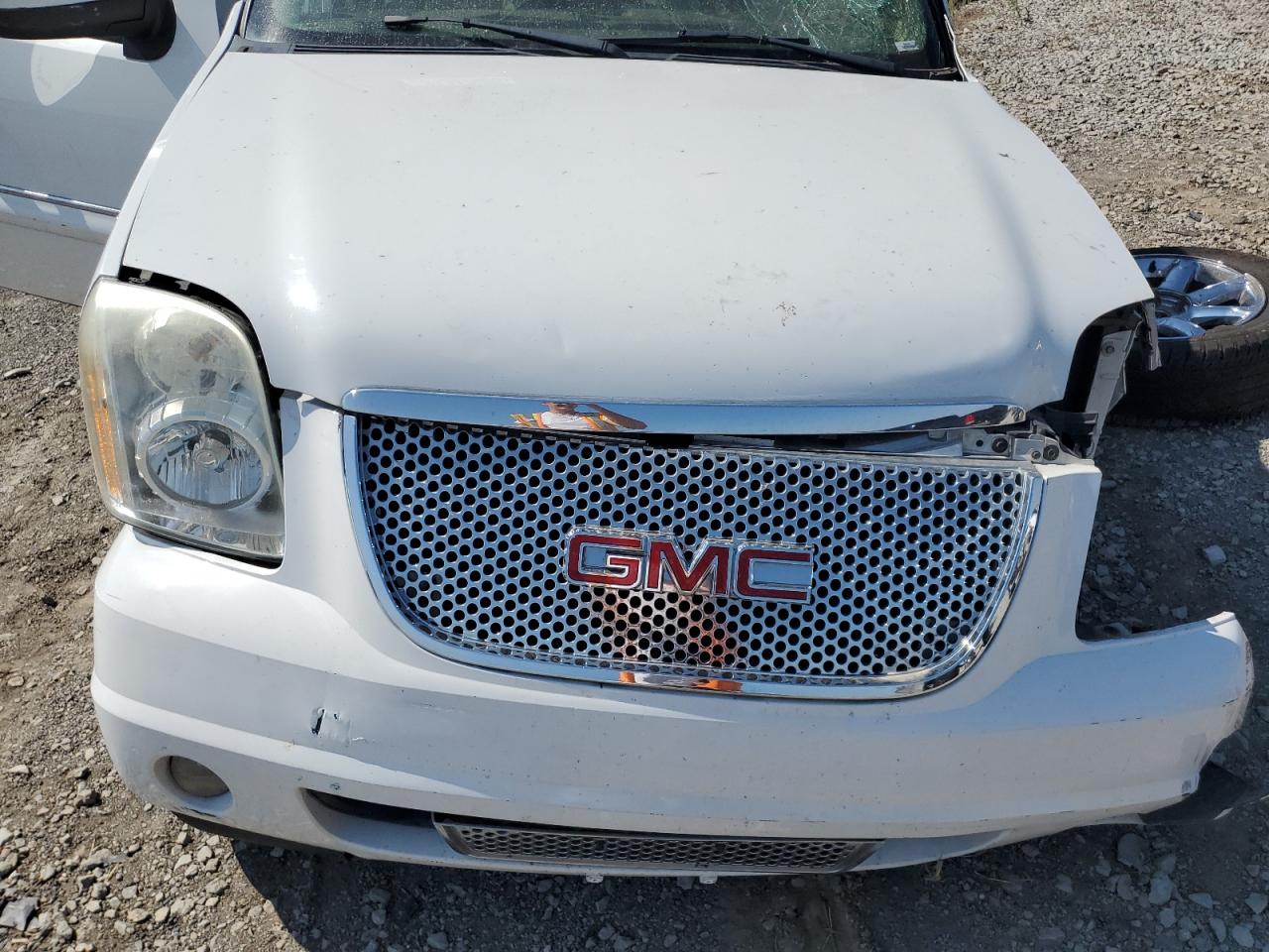 2007 GMC Yukon Denali VIN: 1GKFK63857J244194 Lot: 81247405