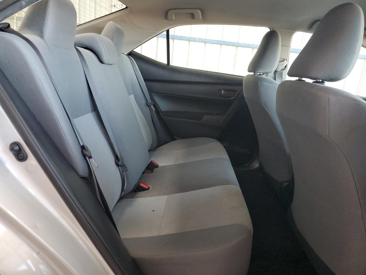 2018 Toyota Corolla L VIN: 2T1BURHE5JC068352 Lot: 70152365