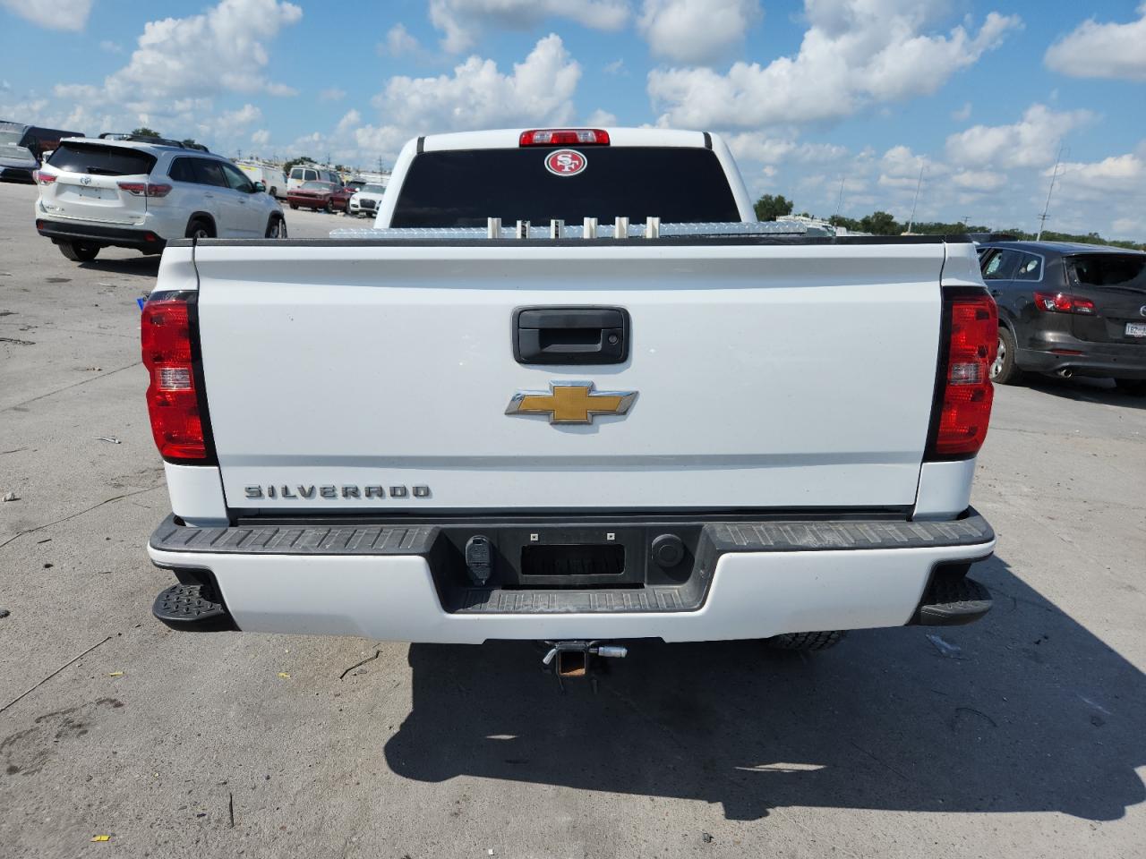 2018 Chevrolet Silverado C1500 Custom VIN: 3GCPCPEC1JG131369 Lot: 71817385