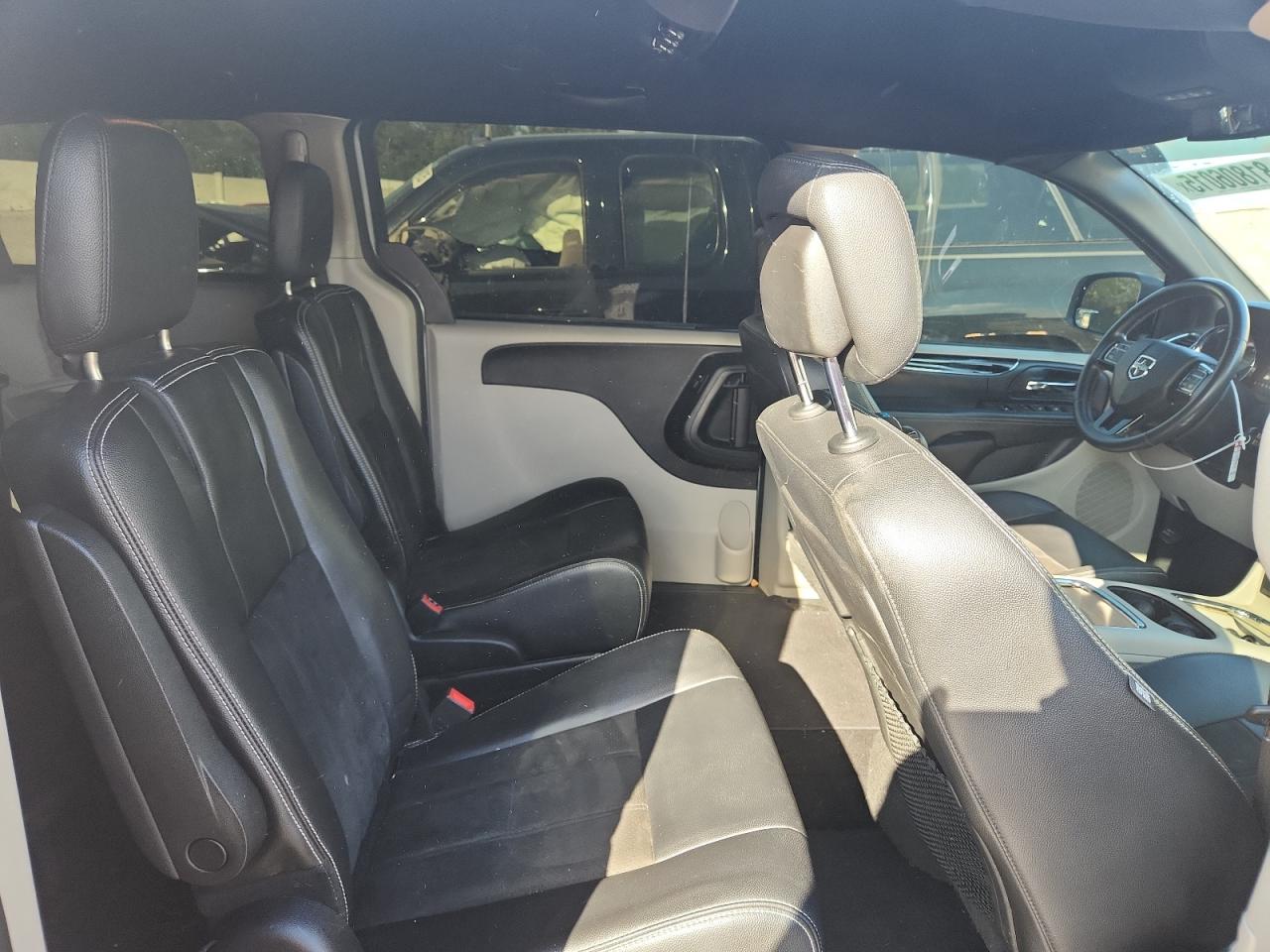 2019 Dodge Grand Caravan Sxt VIN: 2C4RDGCG1KR677158 Lot: 81806015