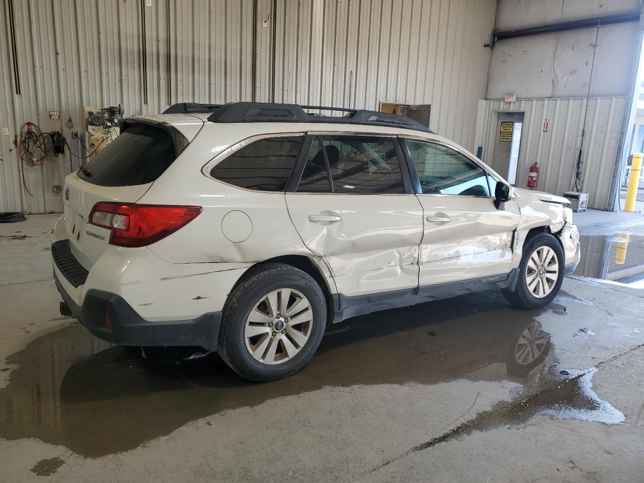 2019 Subaru Outback 2.5I Premium 4S4BSAFC6K3254951 photo #4