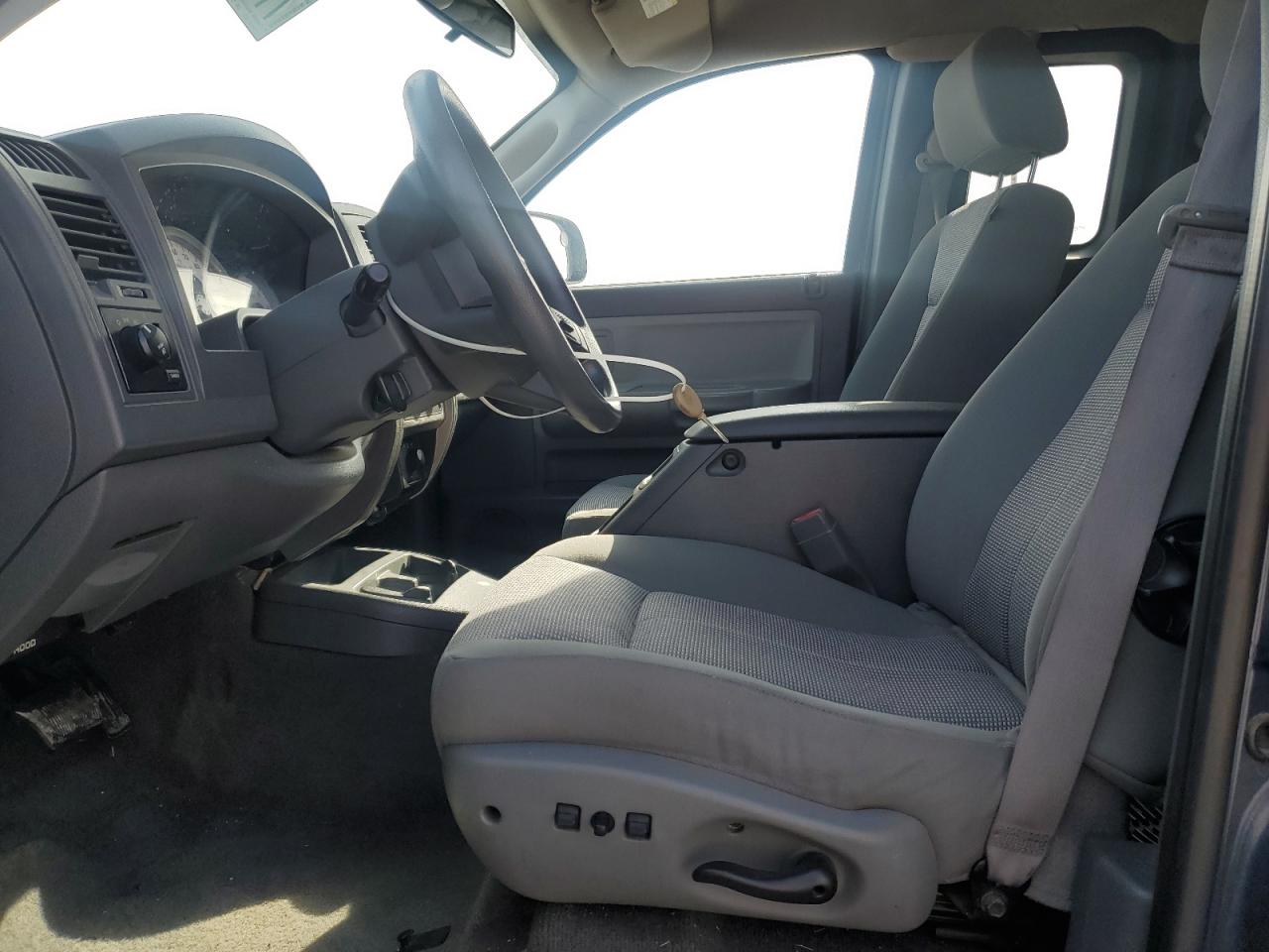 2007 Dodge Dakota Slt VIN: 1D7HW42K27S113332 Lot: 71510905