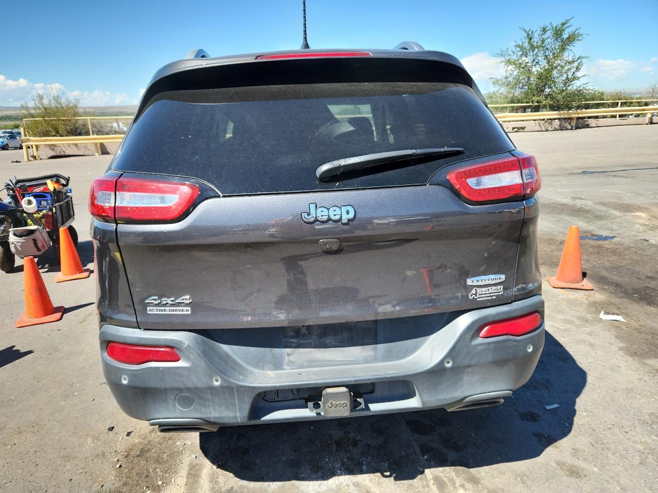 2016 Jeep Cherokee Latitude VIN: 1C4PJMCS1GW236633 Lot: 80784175