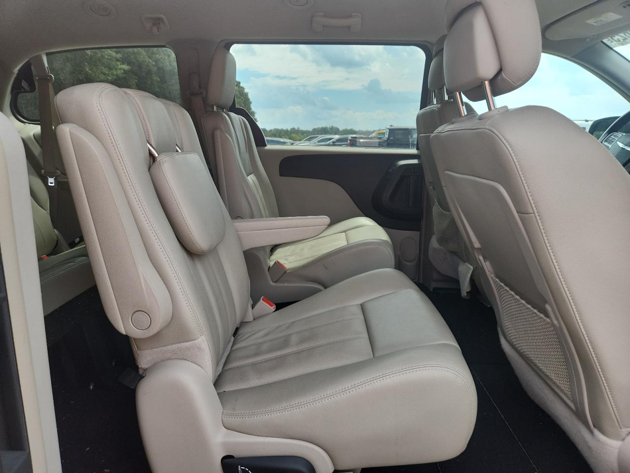 2013 Chrysler Town & Country Touring VIN: 2C4RC1BGXDR736857 Lot: 83970625