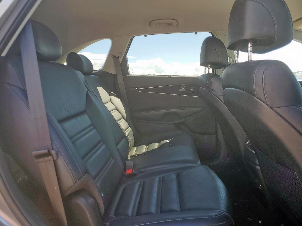 2017 Kia Sorento Ex VIN: 5XYPH4A50HG235092 Lot: 81655925