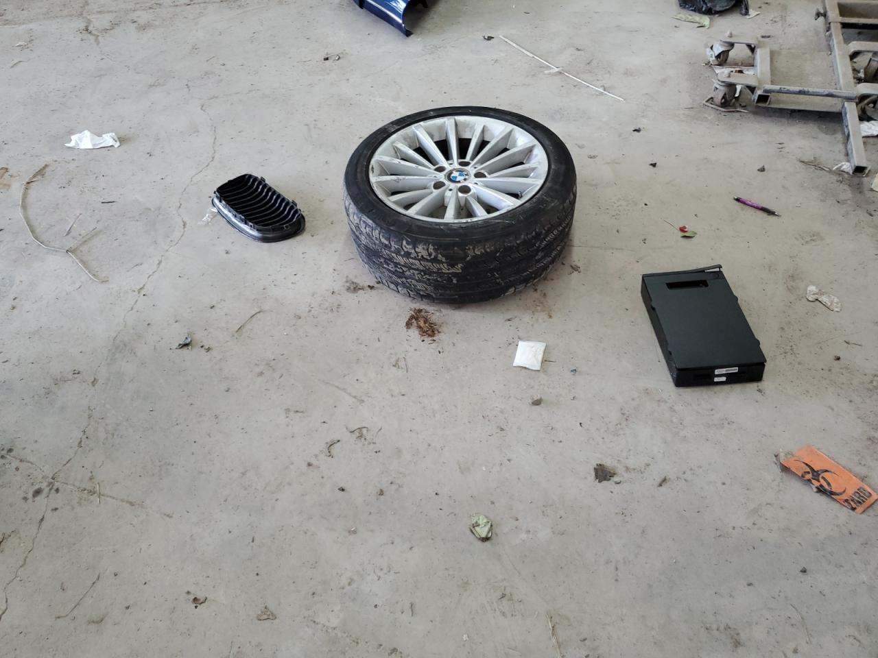 2011 BMW 335 Xi VIN: WBAPL5C50BA917847 Lot: 71070415